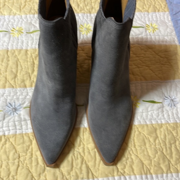 New Marc Fisher Gardi LTD Womens Ankle Suede Heels shoes boots Size 9M - Picture 6 of 8